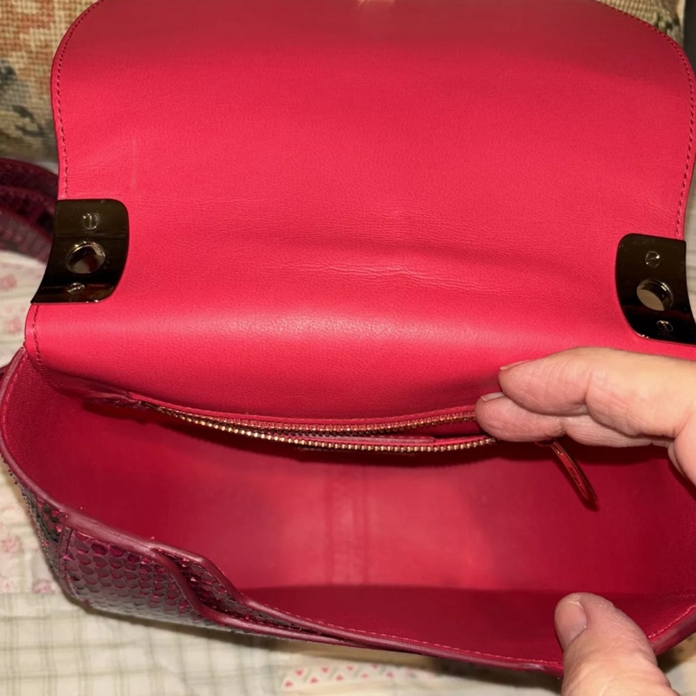 Ferragamo gorgeous skin bag in pristine condition - Picture 3 of 11
